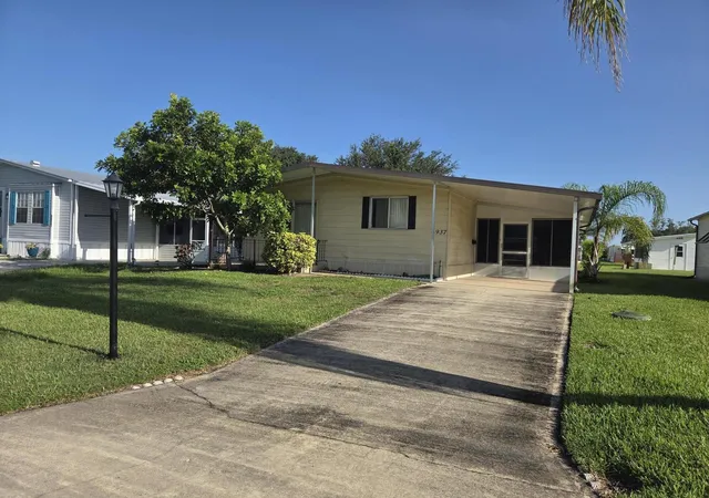 Homes for sale in Hobe Sound, FL | 6937 Se Delegate St, Hobe Sound, FL 33455 | MLS# B26048829