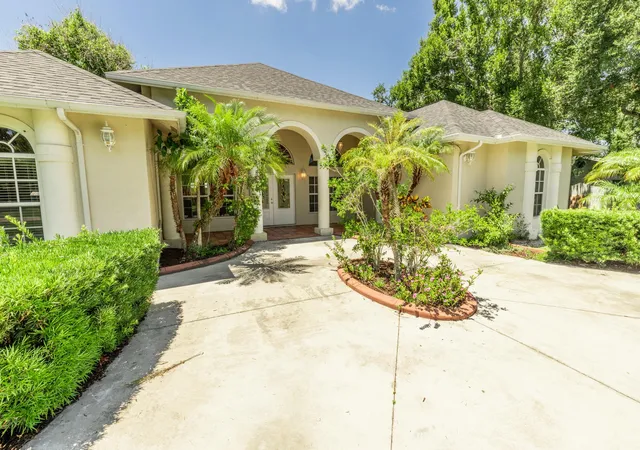 2nd image of 2306 Nw 4th St, Okeechobee, FL 34972 | MLS# B26048838
