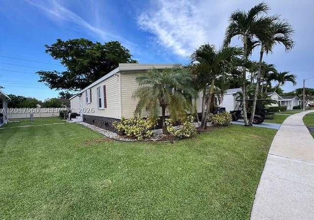 4th image of 1196 Sw 112Th Way, Davie, FL 33325 | MLS# A12047560