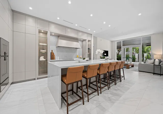 Homes for sale in Boca Raton, FL | 220 Se Mizner Blvd #102, Boca Raton, FL 33432 | MLS# B26048903
