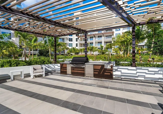 Homes for sale in Boca Raton, FL | 220 Se Mizner Blvd #102, Boca Raton, FL 33432 | MLS# B26048903