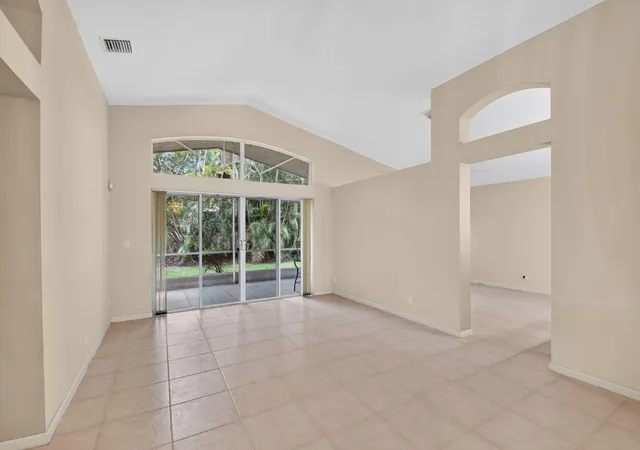 Homes for sale in Boynton Beach, FL | 9840 Arbor View Dr S, Boynton Beach, FL 33437 | MLS# B26048906