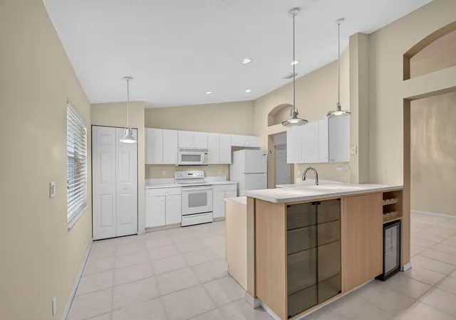 Homes for sale in Boynton Beach, FL | 9840 Arbor View Dr S, Boynton Beach, FL 33437 | MLS# B26048906