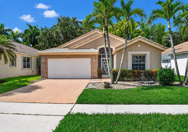 Homes for sale in Boynton Beach, FL | 9840 Arbor View Dr S, Boynton Beach, FL 33437 | MLS# B26048906
