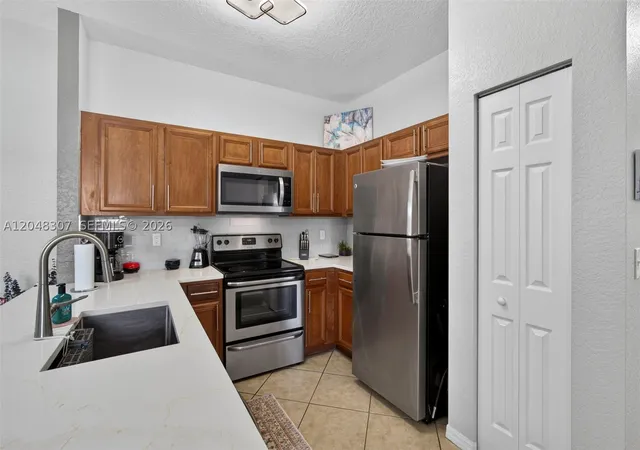 Homes for sale in Greenacres, FL | 3107 Grandiflora Dr, Greenacres, FL 33467 | MLS# A12048307