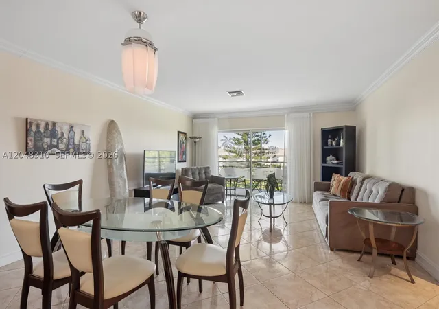 Homes for sale in Hollywood, FL | 1000 Hillcrest Ct #303, Hollywood, FL 33021 | MLS# A12048310