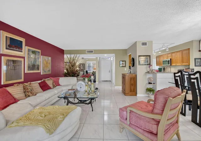 Homes for sale in Boynton Beach, FL | 7825 Whispering Palms Dr #101, Boynton Beach, FL 33437 | MLS# B26048927