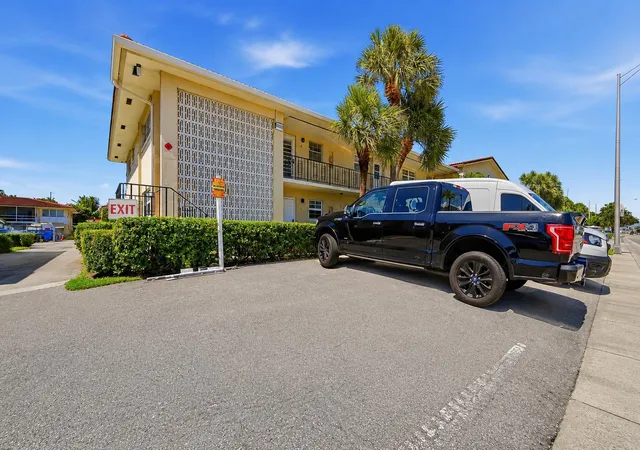 Homes for sale in Lighthouse Point, FL | 2160 Ne 36th St #37, Lighthouse Point, FL 33064 | MLS# B26048975
