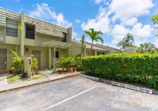 2nd image of 20509 Nw 15 Ave #5-2, Miami Gardens, FL 33169 | MLS# A12048410