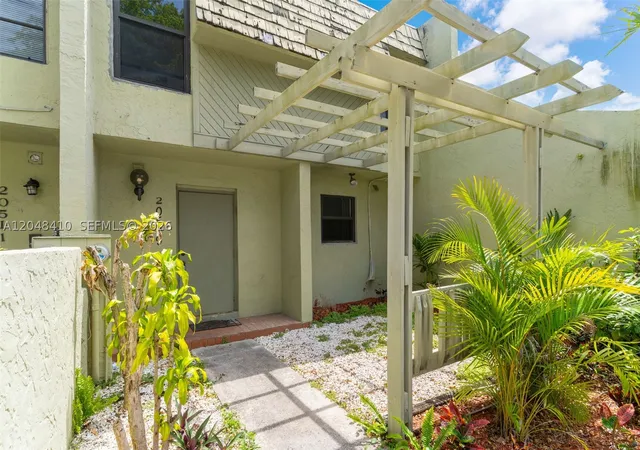 3rd image of 20509 Nw 15 Ave #5-2, Miami Gardens, FL 33169 | MLS# A12048410