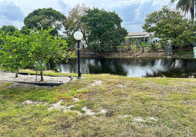 Homes for sale in Lauderdale Lakes, FL | 4141 Nw 44th Avenue, Lauderdale Lakes, FL 33319 | Houzeo