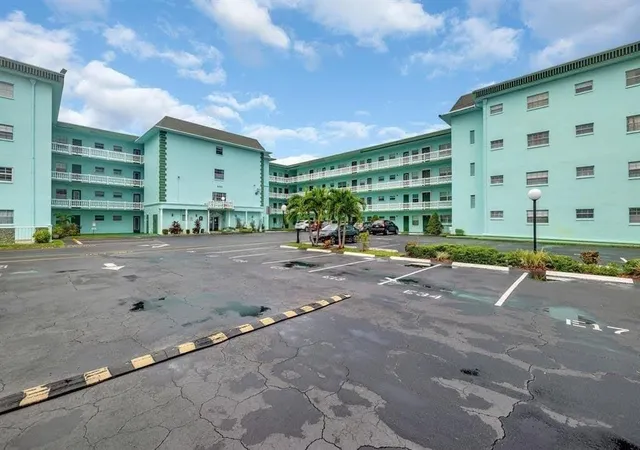 Homes for sale in Lauderdale Lakes, FL | 4141 Nw 44th Ave #116, Lauderdale Lakes, FL 33319 | MLS# B26048996