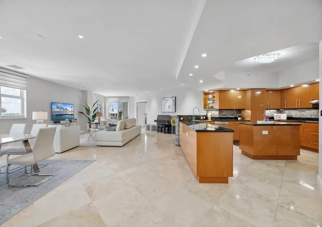 4th image of 615 Bayshore Dr #603, Fort Lauderdale, FL 33304 | MLS# B26048997