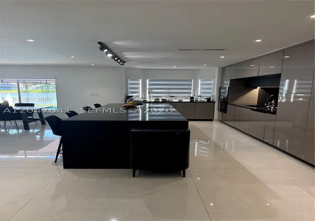 4th image of 4943 Sw 33Rd Way, Fort Lauderdale, FL 33312 | MLS# A12047041