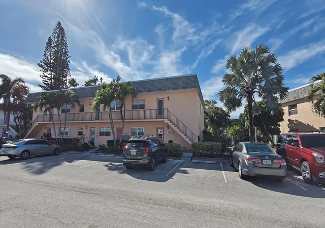 Homes for sale in Stuart, FL | 2950 Se Ocean Blvd #37-6, Stuart, FL 34996 | MLS# B26049030