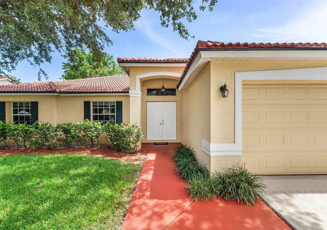 3rd image of 4824 S Lee Rd, Delray Beach, FL 33445 | MLS# B26049035