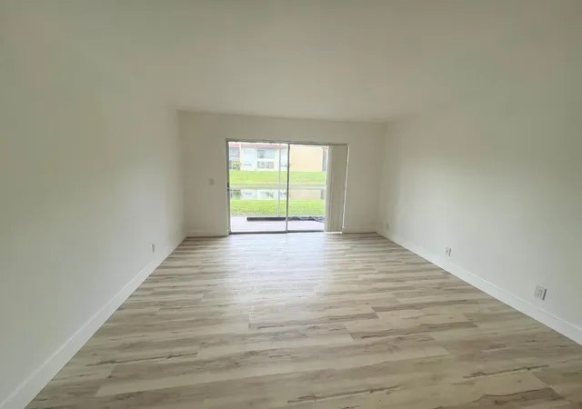 5th image of 463 Lake Frances Dr, West Palm Beach, FL 33411