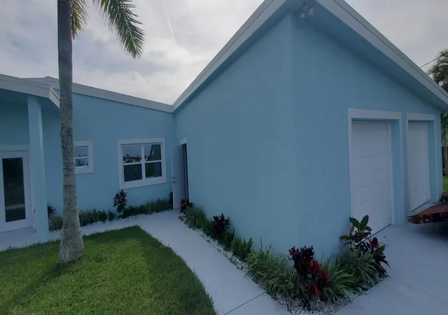 3rd image of 1529 Thumb Point Dr, Fort Pierce, FL 34949 | MLS# B26049044