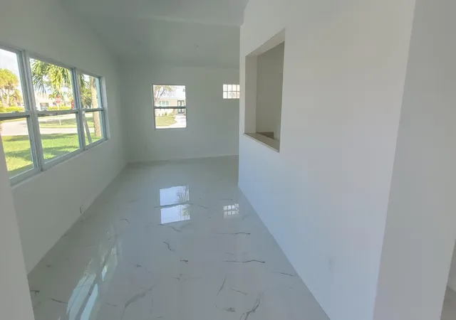 4th image of 1529 Thumb Point Dr, Fort Pierce, FL 34949 | MLS# B26049044