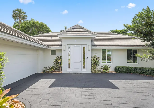 5th image of 1386 S Atlantic Dr, Manalapan, FL 33462 | MLS# B26049061