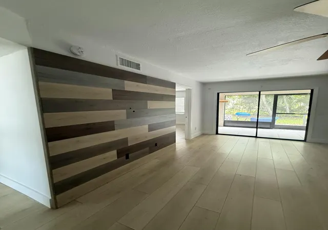 4th image of 605 Ixoria #4, Fort Pierce, FL 34982 | MLS# B26049074
