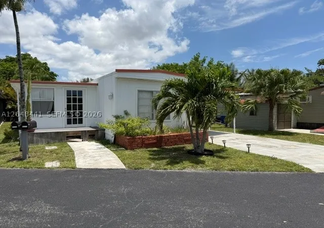 Manufactured home for sale at 5331 Sw 35Th St, Davie, FL 33314 | MLS# A12048441