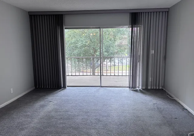 2nd image of 1015 Country Clb Dr, Margate, FL 33063