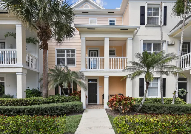 3rd image of 156 Aragon Wy, Jupiter, FL 33458 | MLS# B26049145