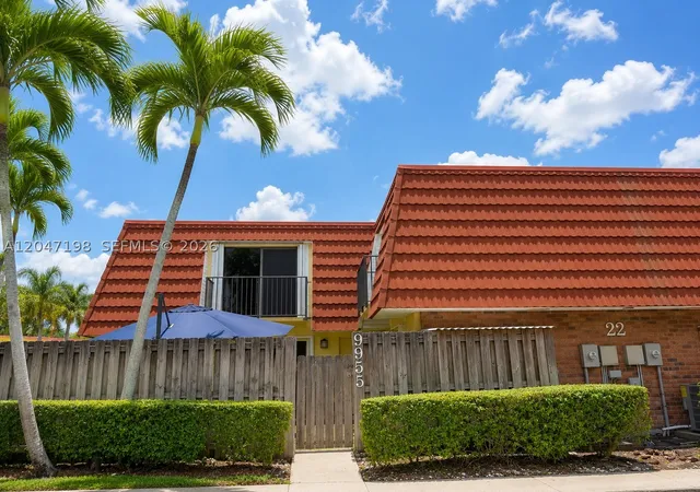 Homes for sale in Plantation, FL | 9955 Nw 6th Ct, Plantation, FL 33324 | MLS# A12047198