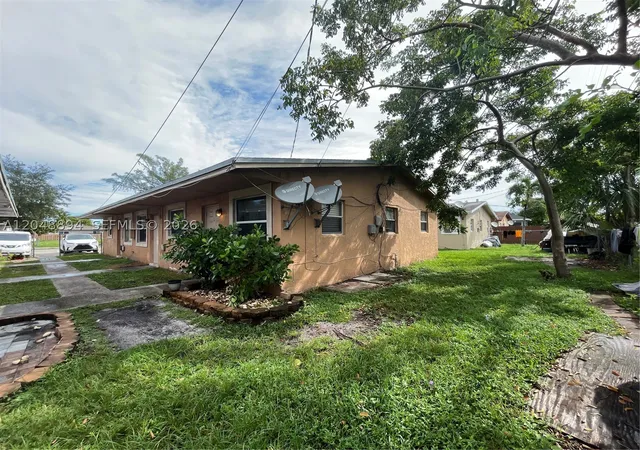 2nd image of 3024 Nw 2nd St, Pompano Beach, FL 33069 | MLS# A12048894