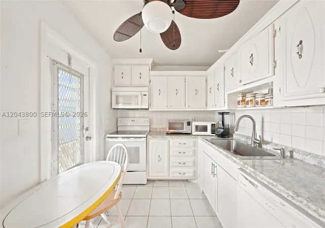 Photo 3 of Condo for sale at 4141 Nw 44th Ave #321, Lauderdale Lakes, FL 33319 | MLS# A12043800 | Listing updated on 2026-10-09