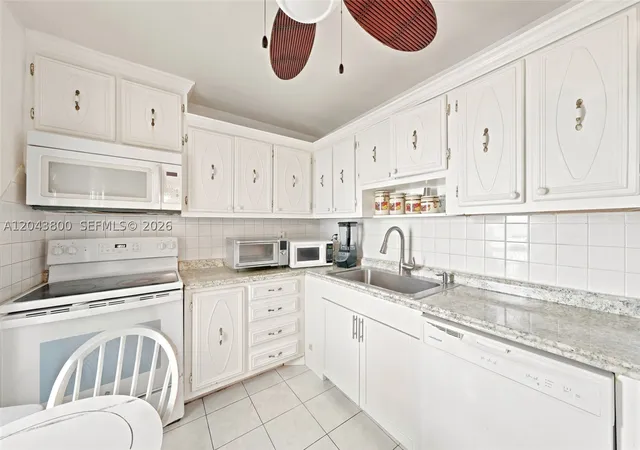 Photo 3 of Condo for sale at 4141 Nw 44Th Ave #321, Lauderdale Lakes, FL 33319 | MLS# A12043800 | Listing updated on 2026-10-09