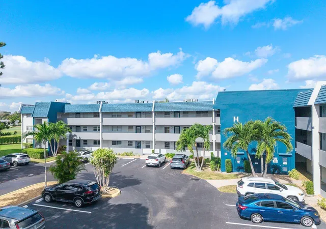 1st image of 7807 Golf Cir Dr, Margate, FL 33063