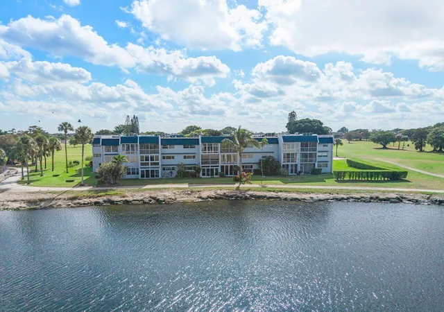 2nd image of 7807 Golf Cir Dr, Margate, FL 33063