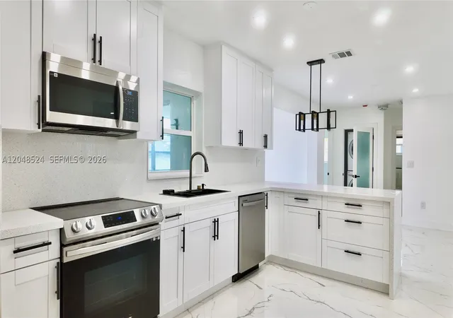 Homes for sale in Miramar, FL | 7721 Granada Blvd, Miramar, FL 33023 | MLS# A12048524