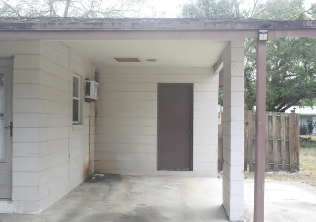 3rd image of 2603 Avenue N, Fort Pierce, FL 34947 | MLS# B26049351
