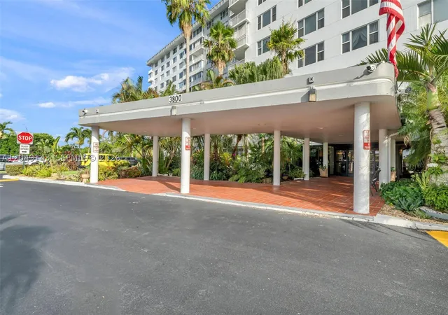 Homes for sale in Hollywood, FL | 3800 Hillcrest Dr #422, Hollywood, FL 33021 | MLS# A12049143