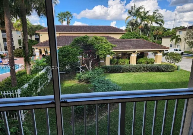 1st image of 460 S Park #209, Hollywood, FL 33021 | MLS# A12049152