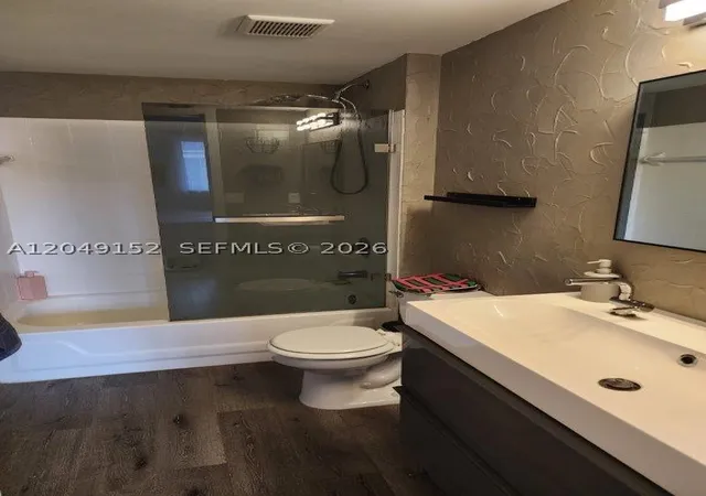 2nd image of 460 S Park #209, Hollywood, FL 33021 | MLS# A12049152