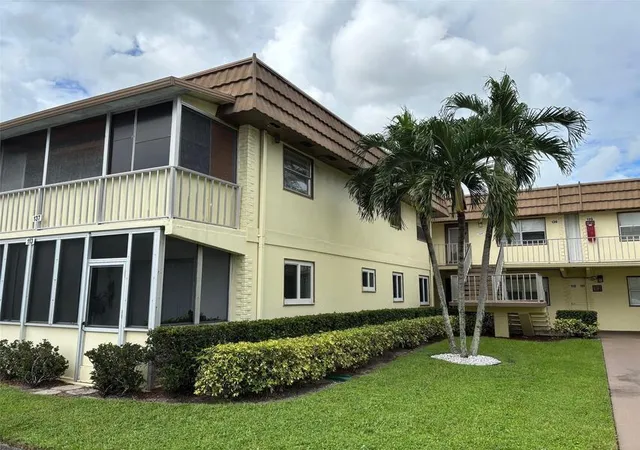Homes for sale in Delray Beach, FL | 137 Saxony C Ter, Delray Beach, FL 33446 | MLS# B26049418