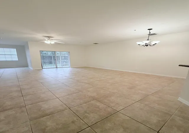 3rd image of 154 Village Blvd #E, Tequesta, FL 33469 | MLS# B26049468