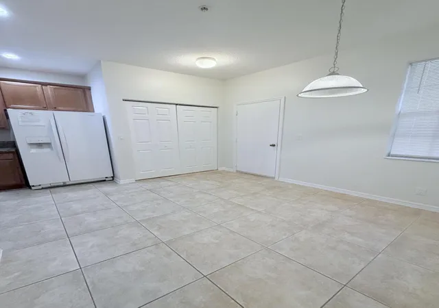 5th image of 154 Village Blvd #E, Tequesta, FL 33469 | MLS# B26049468