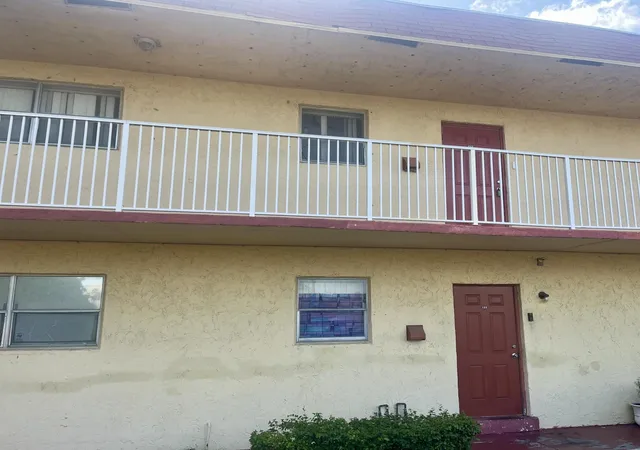 2nd image of 850 E Commercial Blvd, Oakland Park, FL 33334