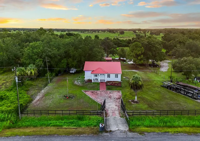 1st image of 340 S Arboleda St, Clewiston, FL 33440 | MLS# B26049512