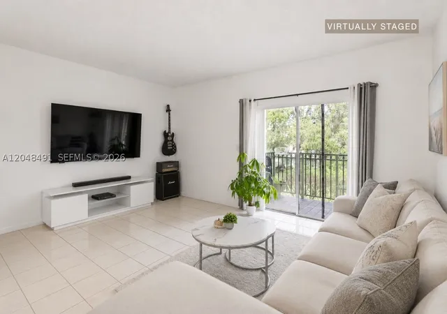 Homes for sale in Miami, FL | 10014 Hammocks Blvd #204-4, Miami, FL 33196 | MLS# A12048491