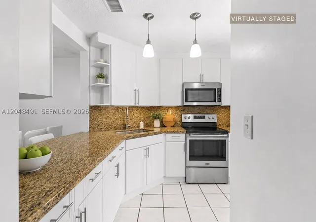 Homes for sale in Miami, FL | 10014 Hammocks Blvd #204-4, Miami, FL 33196 | MLS# A12048491