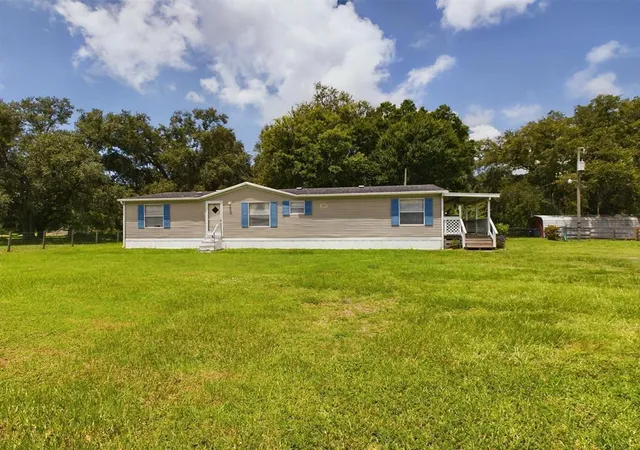 1st image of 945 Ne 28th Ave, Okeechobee, FL 34972 | MLS# B26049604