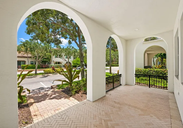 3rd image of 3171 Nw 125Th Ave, Sunrise, FL 33323 | MLS# B26049583