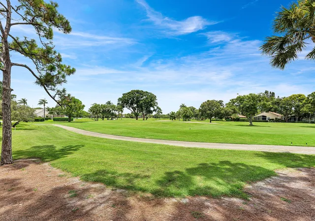 Homes for sale in Palm Beach Gardens, FL | 12926 Briarlake Drive, Palm Beach Gardens, FL 33418 | Houzeo