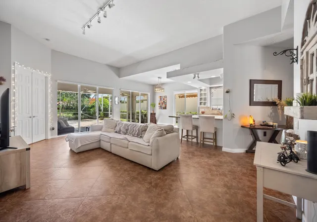 4th image of 2862 Irma Lake Dr, West Palm Beach, FL 33411 | MLS# B26049665